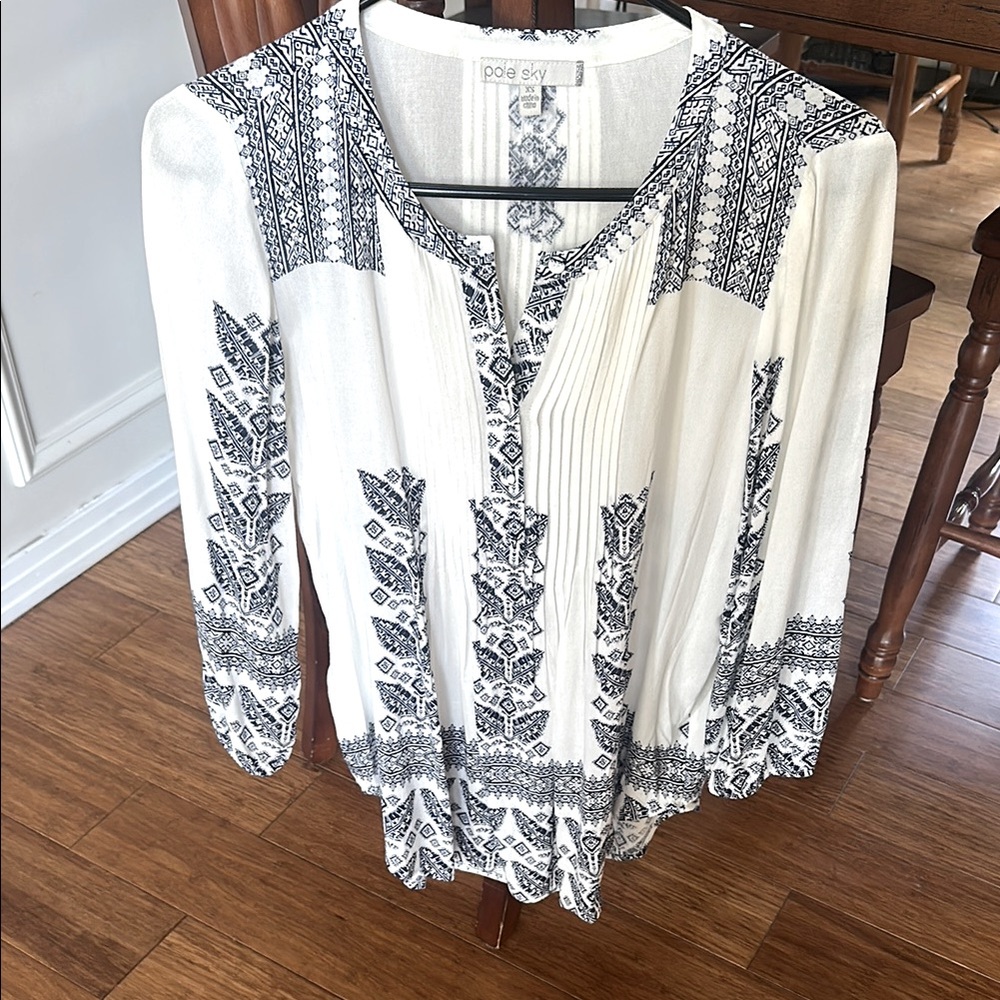 Women's Black and Navy Blue Patterned Top